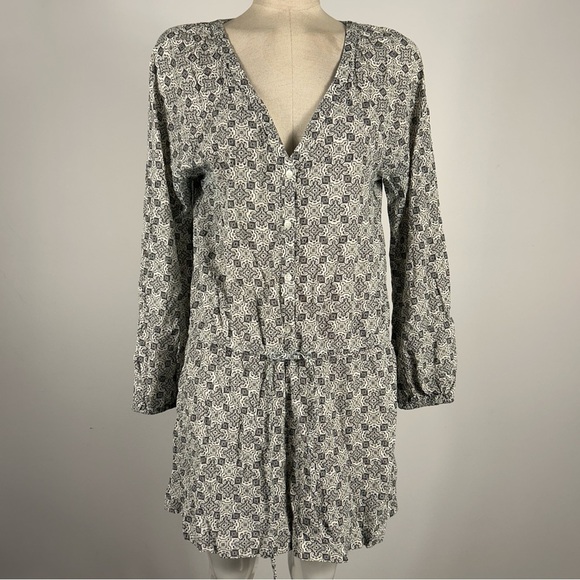 ❤️ GAP Black and White Patterned Blouse - Picture 1 of 10
